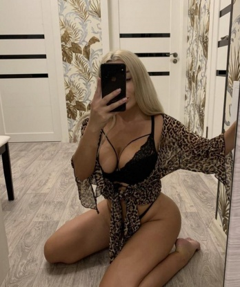 У меня насыщенный опыт и безупречная репутация. В Москве я нахожусь уже долгое время, и именно здесь я исполняю все тайные желания своих восхитительных клиентов. Мои услуги включают всё, начиная от незабываемого эротического массажа до горячих ролевых игр. У меня есть отличные отзывы от моих предыдущих поклонников, они восторгаются моим божественным телом и непревзойденными навыками, которые приведут тебя к безумному блаженству. Заходи на мою страничку, чтобы узнать больше о моих возможностях и посмотреть мои фотографии. Я жду тебя, чтобы воплотить все твои сокровенные мечты в реальность. Доверься мне, и мы с тобой отправимся в незабываемое путешествие страсти и наслаждения. 5606, 29 лет