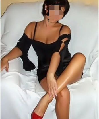 Живу в Москве. У меня высокий уровень сексуальности и я готова подарить тебе незабываемые эмоции и наслаждение. Я знаю, как доставить тебе максимальное удовольствие и расслабление. Мои услуги включают классический и экзотический массаж, стриптиз, оральный и классический секс, игры и многое другое. У меня очень удобное место в Москве для интимных встреч, где ты сможешь расслабиться и насладиться нашей встречей. Я горячая и страстная, готова исполнить все твои желания и фантазии. Мои фото реальные и уникальные, проверь сам! У меня много положительных отзывов, так что ты можешь быть уверен, что со мной ты будешь в надежных и опытных руках. Дай мне возможность позаботиться о твоем удовольствии и я обещаю, что ты не пожалеешь! 🌹😘💋 9881, 38 лет